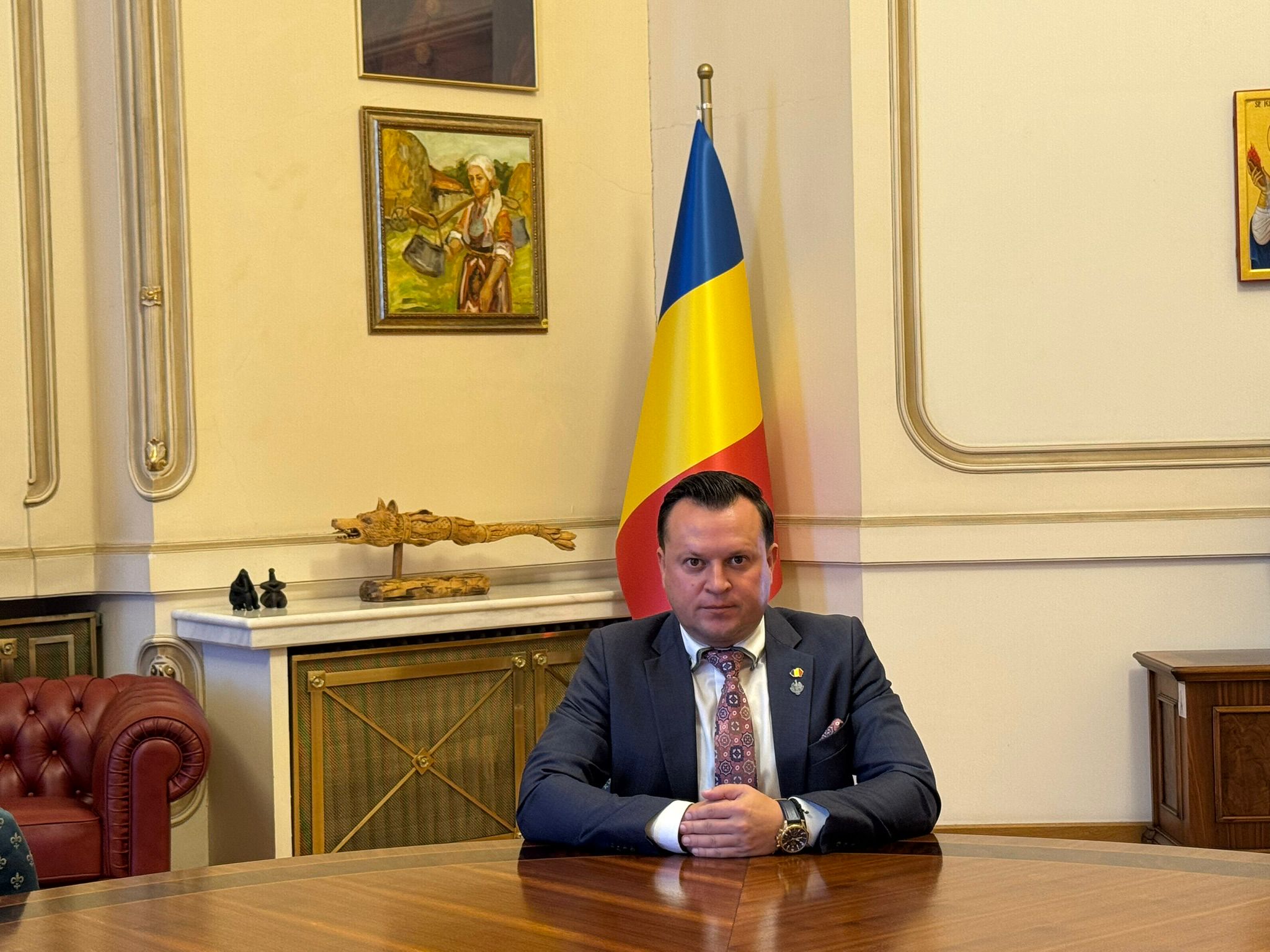 Indemnizația pentru creșterea copilului ar putea fi scutită de CASS, la inițiativa senatorului Cătălin Silegeanu