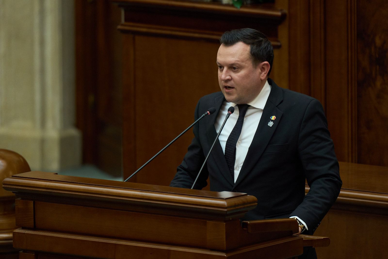 Senatorul botoșănean Cătălin Silegeanu a anunțat, vineri, că a depus un set de amendamente la proiectul legislativ privind impozitul pe tonajul maritim